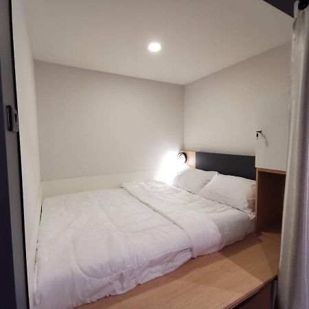 W2 Hostel Чиангмай Экстерьер фото