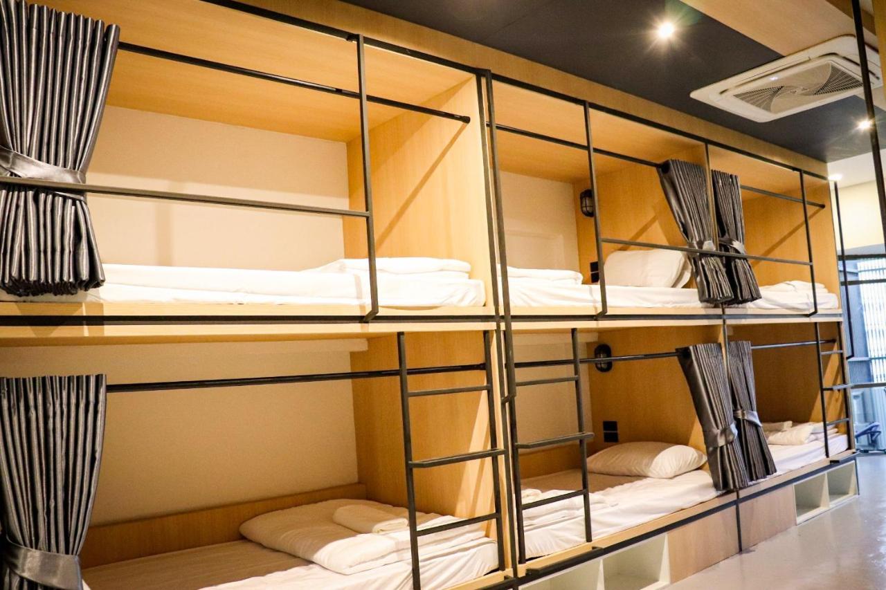 W2 Hostel Чиангмай Экстерьер фото
